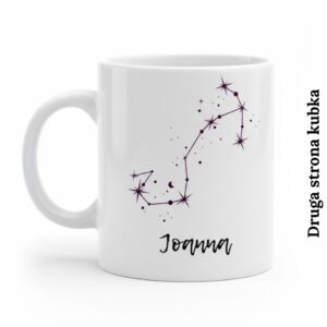 Druga strona kubka z czarną grafiką konstelacji gwiazd Skorpiona i przykładowym imieniem Joanna.