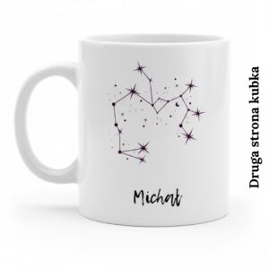 Druga strona kubka z grafiką konstelacji gwiazd Strzelca i miejscem na personalizowane imię.